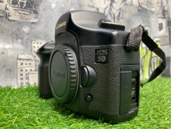 Canon EOS 5D