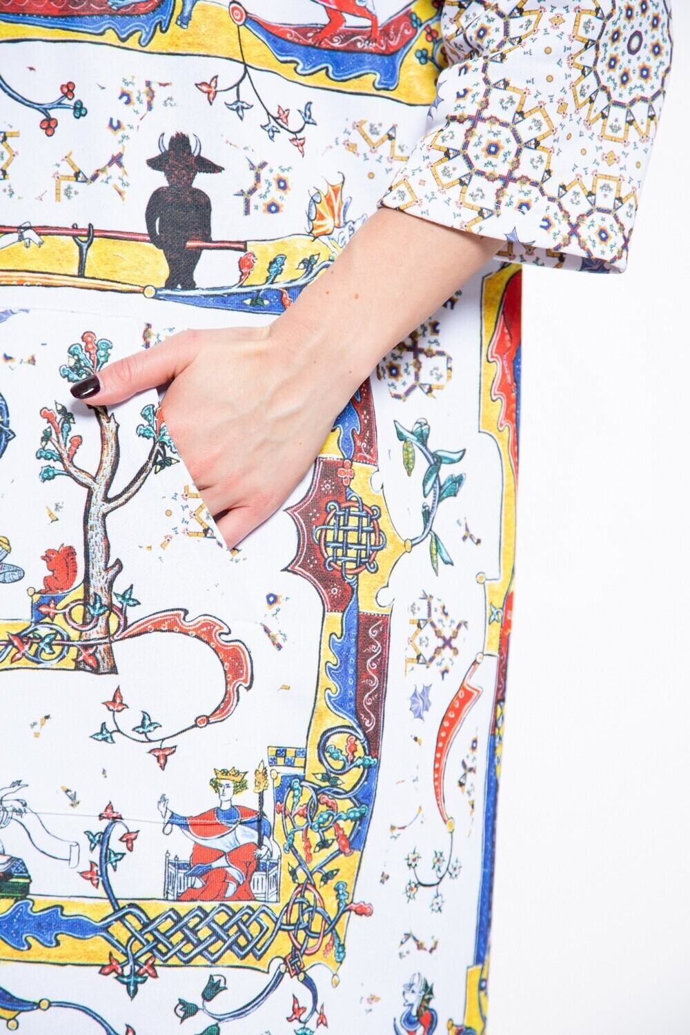 Платье с капюшоном "Лабиринт", по мотивам фантастических существ со страниц Псалтири Латтрелла.