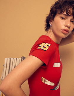 BERSHKA Футболка McQueen с коротким рукавом, красный