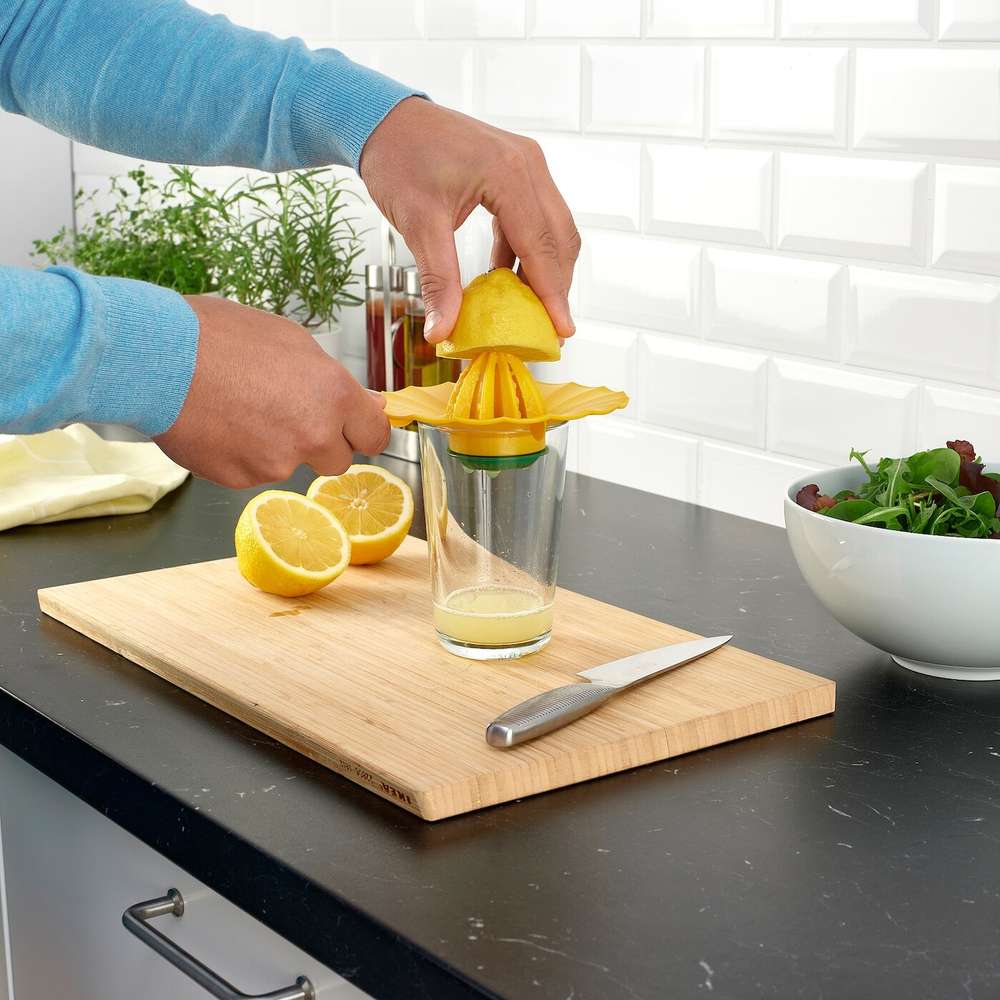 IKEA UPPFYLLD  (ИКЕА УППФЙЛЛД)  -  Соковыжималка для лимона, ярко-желтая/светло-зеленая, 15 см