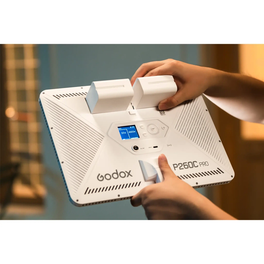 Осветитель светодиодный Godox P260C Pro