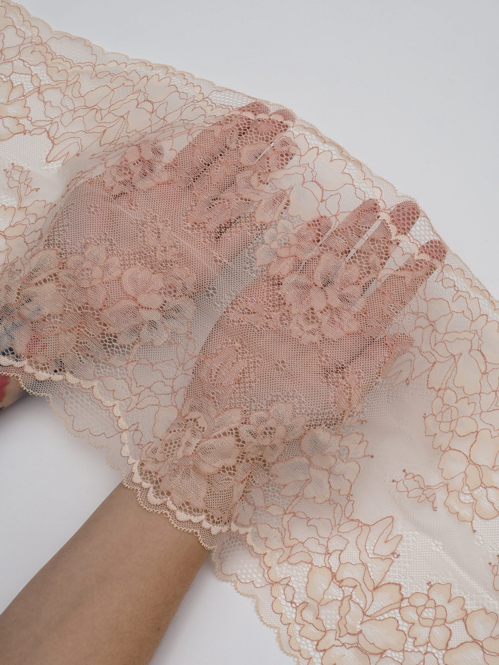 Эластичное кружево пион с ниткой коралловый миндаль ширина 23 см