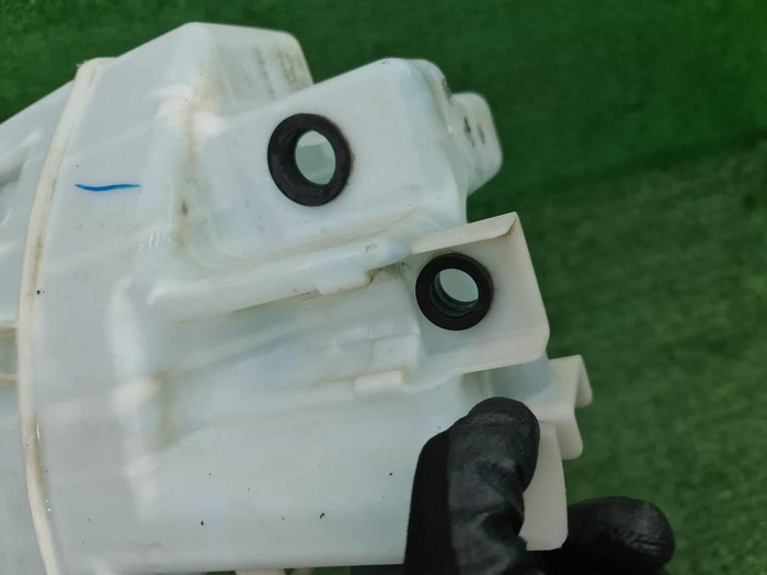 Бачок омывателя Toyota Camry xv70 (2017-н.в.)