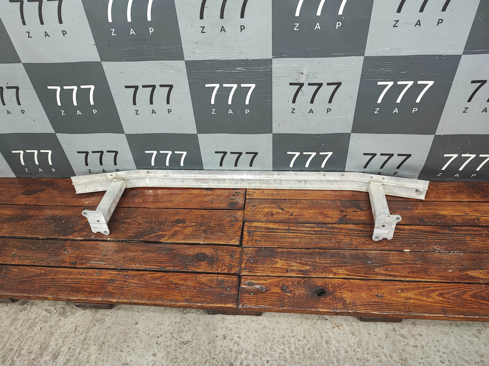 Усилитель переднего бампера Audi E-Tron 18-нв Б/У Оригинал 4KE807093