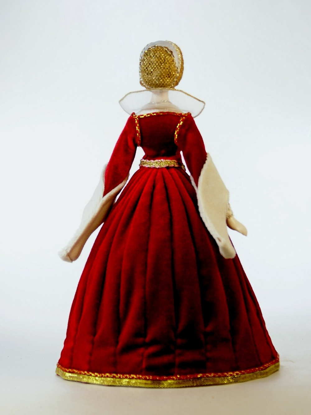 Кукла коллекционная Луиза Лотарингская, жена Генриха III