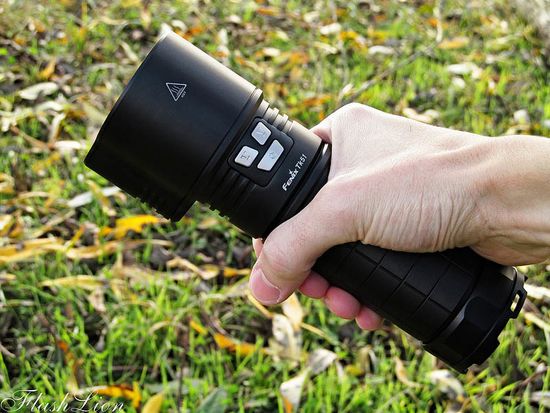 Мощный фонарь Fenix TK51 Spot and Flood 1800 люмен