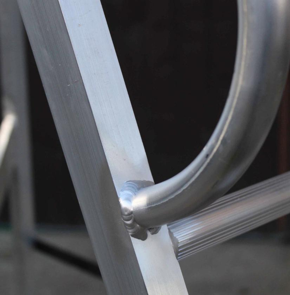 Лестница-платформа фиксированной высоты алюминиевая MEGAL ЛПФВА Н=1.8-4 с траверсой