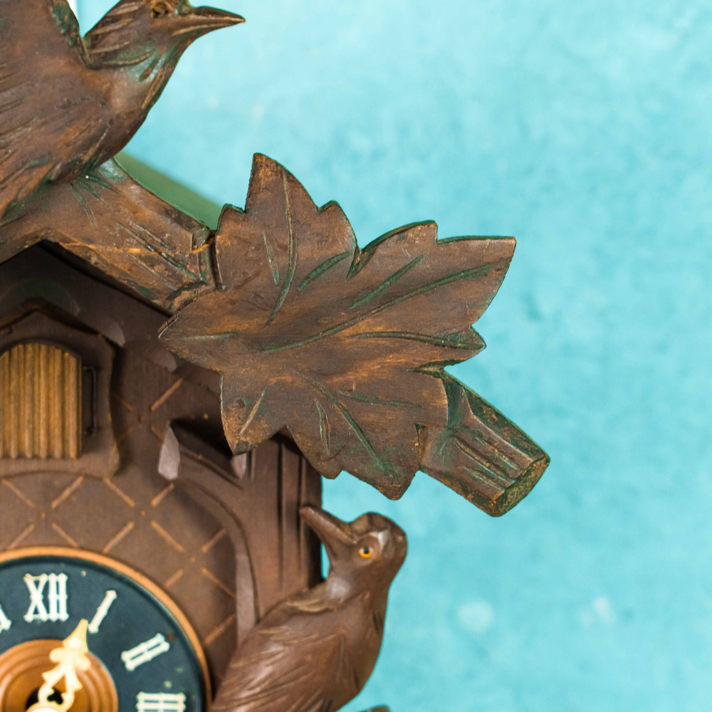 Настенные часы с кукушкой