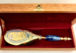 Расческа, инкрустированная фианитами (Златоустовская гравюра)