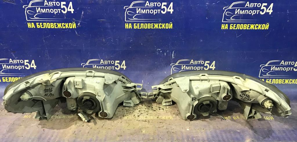 Фара передняя левая TOYOTA PLATZ 1999-2002