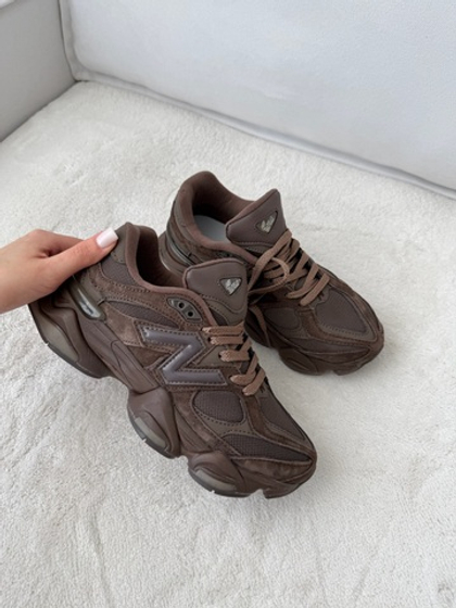 Кроссовки из натуральной замши