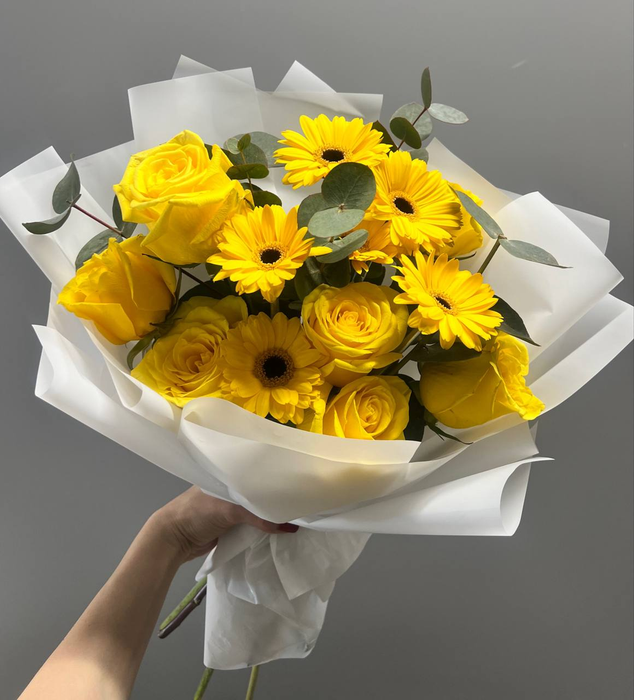 Букет с добавлением солнечной герберы "Лучик"