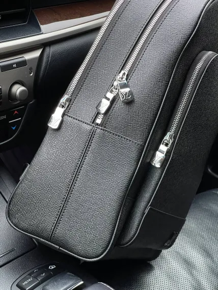 Рюкзак Louis Vuitton Adrian черный