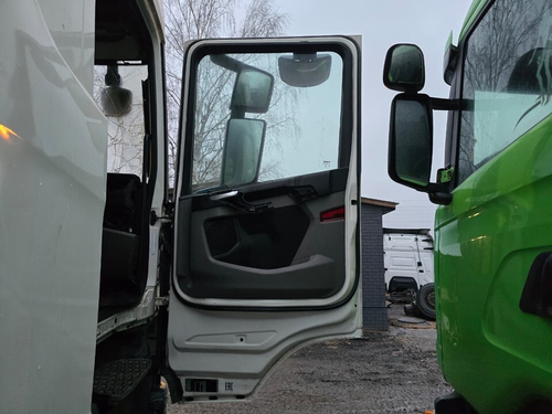 Дверь правая 2020г.