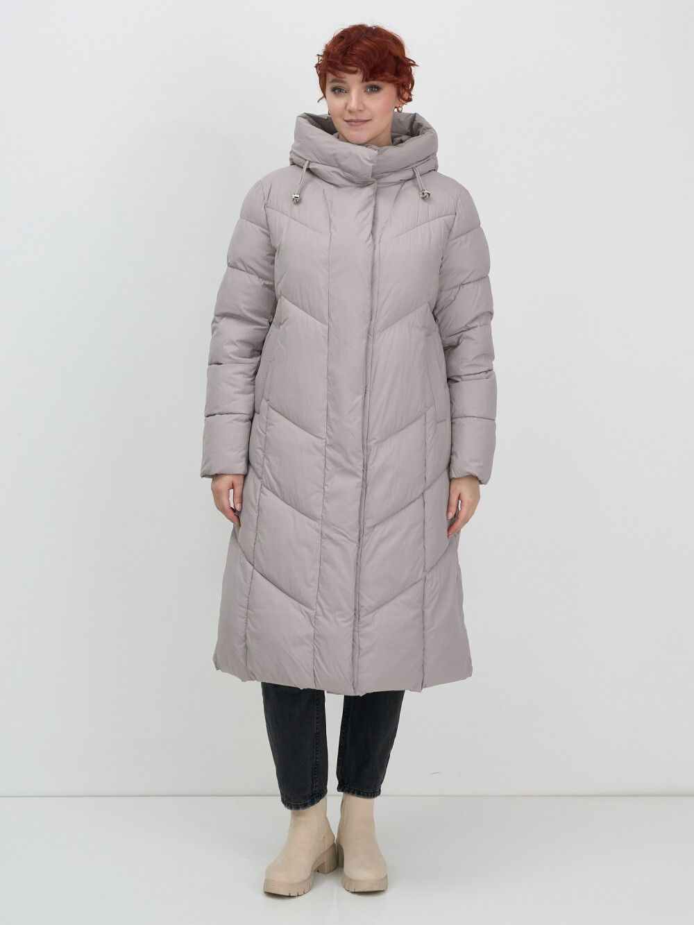 Пальто зимнее утепленное с капюшоном женское серого цвета 7628Sr