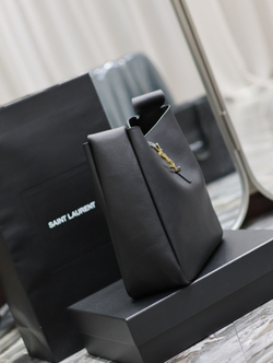 Saint Laurent Large Le 5 A 7 Supple 31 cm