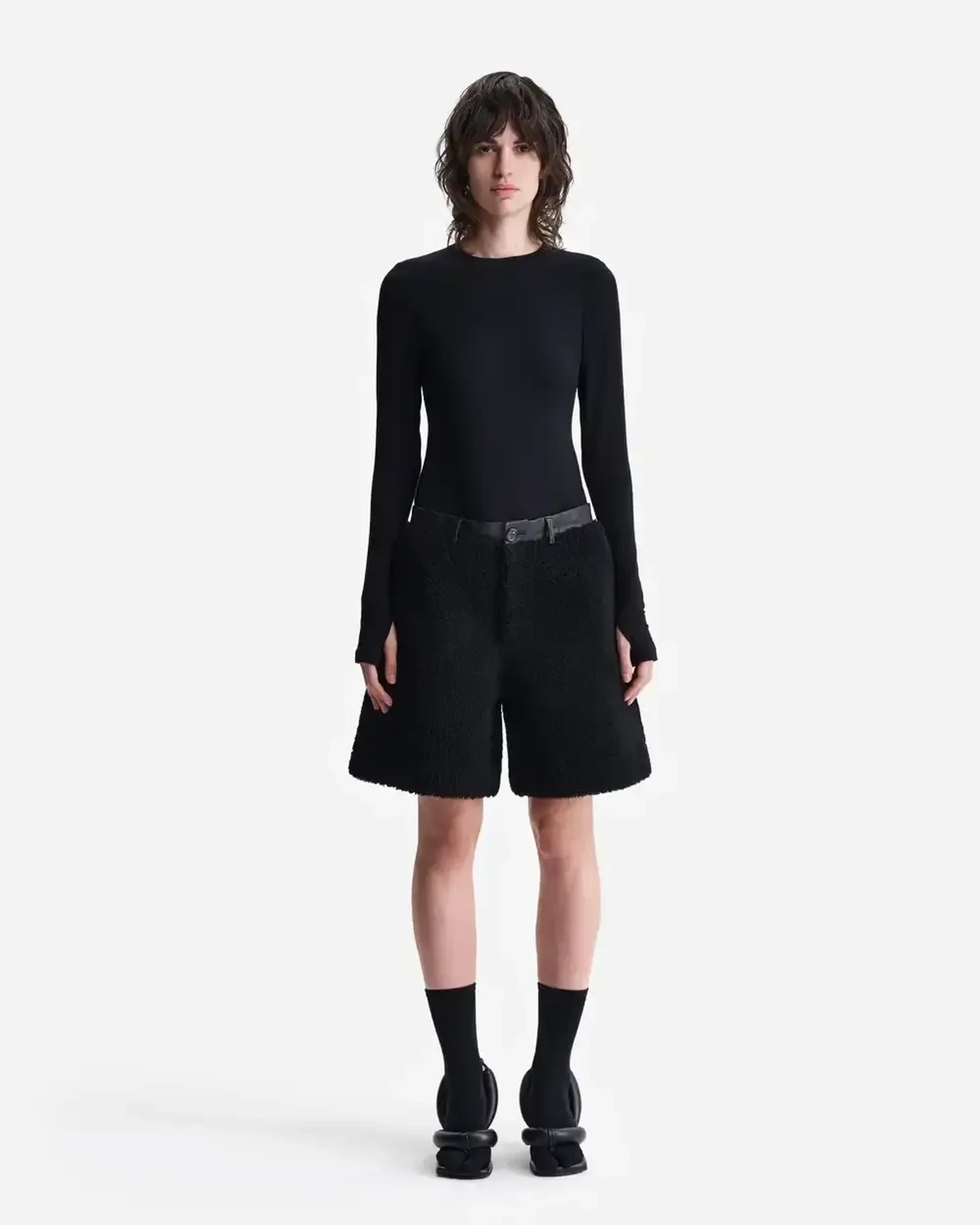 Бермуды из овчины черные