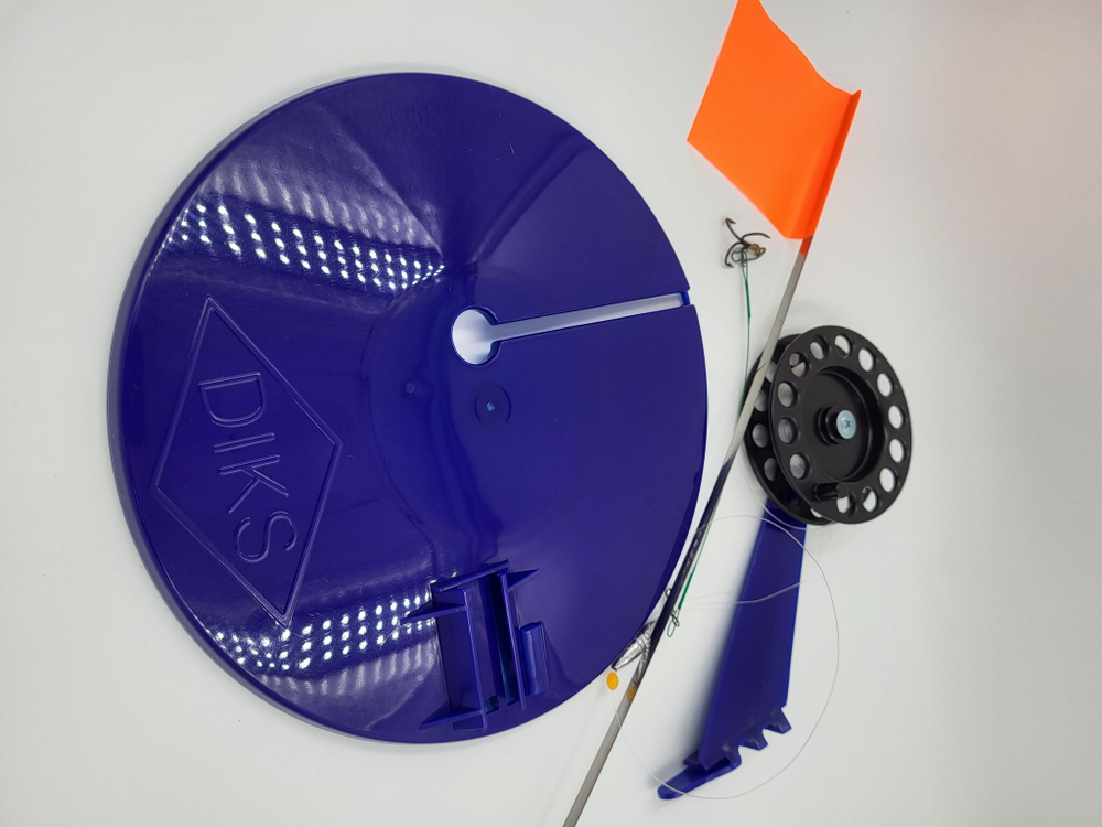 Жерлица оснащенная для зимней рыбалки, снасть