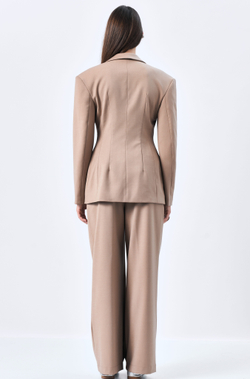 Костюм брючный 1219 миндаль