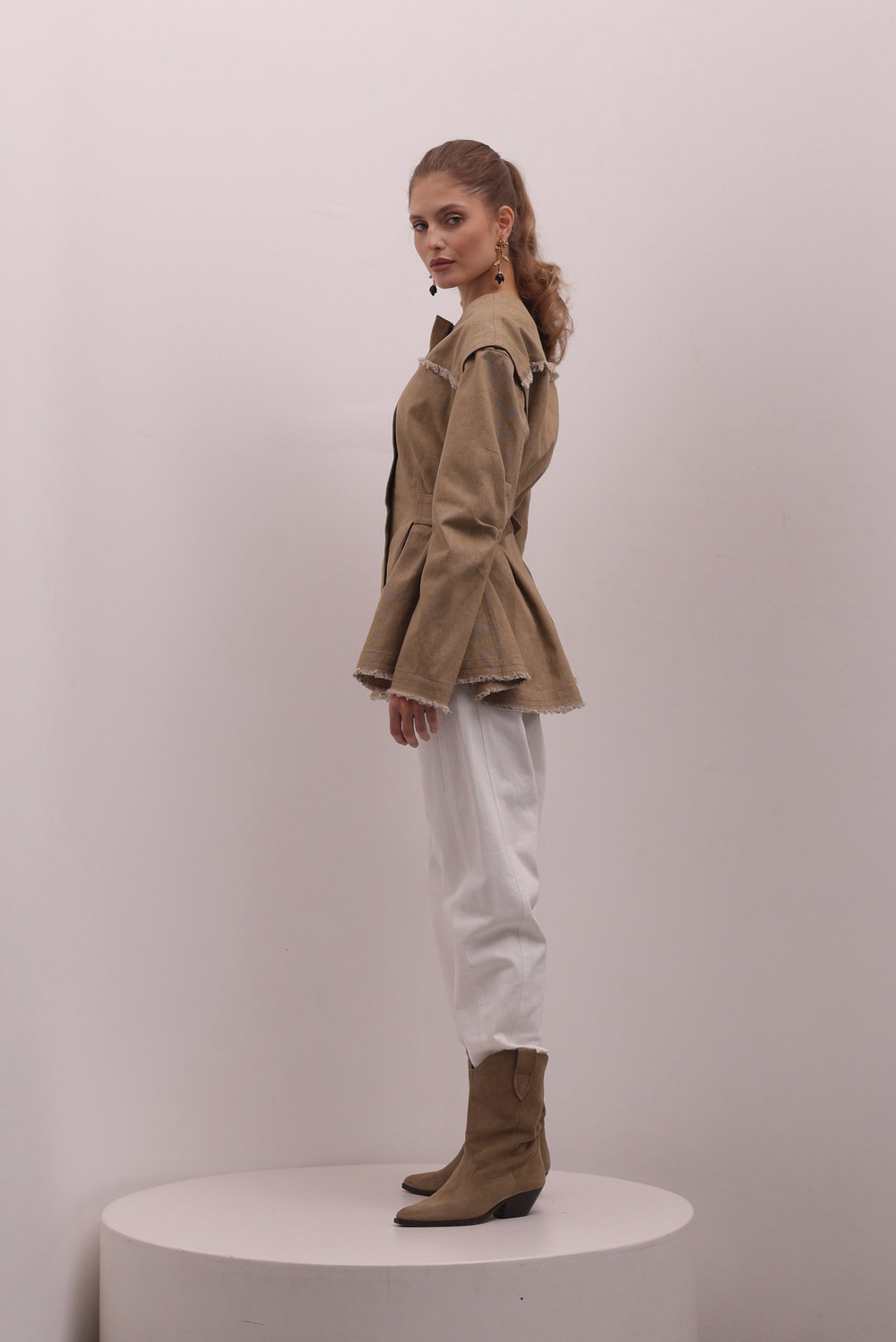 Джинсовая куртка с отстегивающими рукавами