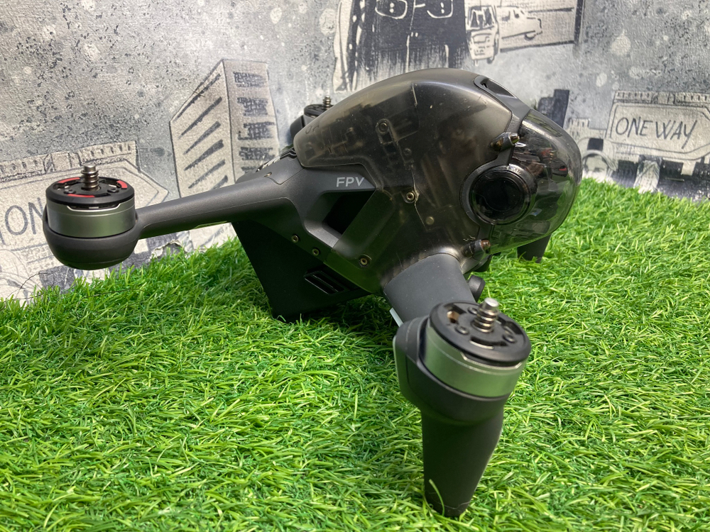 Квадрокоптер DJI FPV