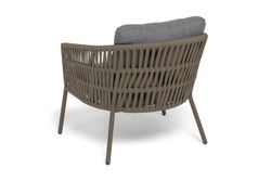 "Комо" кресло плетеное из роупа, каркас алюминий бежево-серый (RAL7006) муар, роуп серо-коричневый 23мм, ткань темно-серая 027
