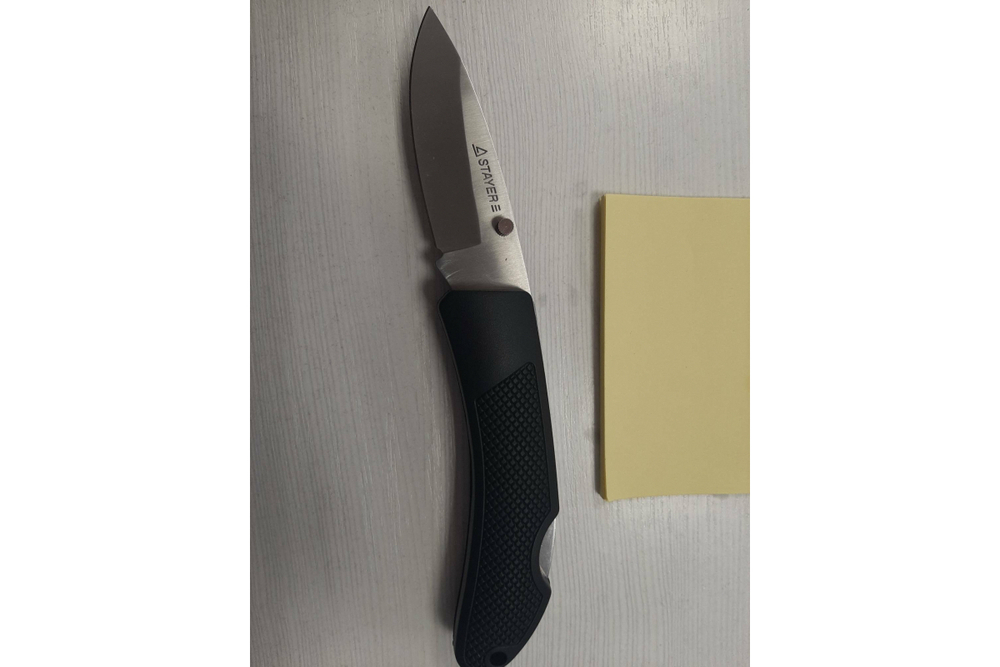 Складной нож с обрезиненной ручкой STAYER большой 47600-2_z01