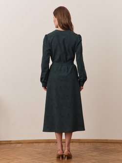 Платье с вырезом-сердечко