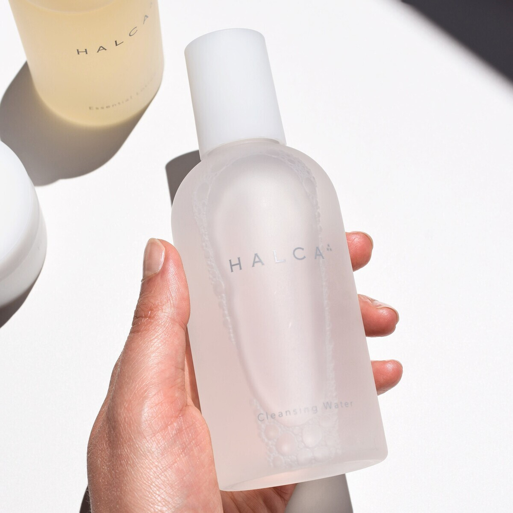 Увлажняющее средство для снятия макияжа и очищения 2 в 1 HALCA Cleansing Water