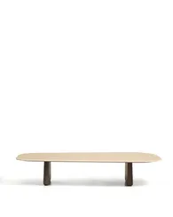 Журнальный столик Pirita из бежевого травертина с ножками из дуба с темной отделкой, 147 x 65 см