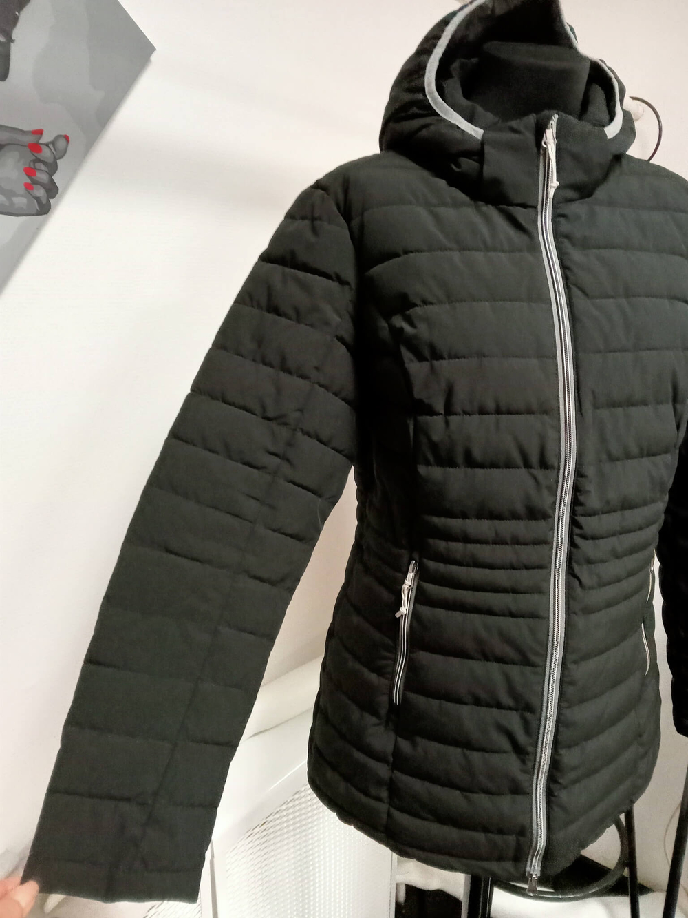 Куртка Rainwear женская черного цвета. Капюшон,молния,липучки,кнопки.Размер 48 русский
