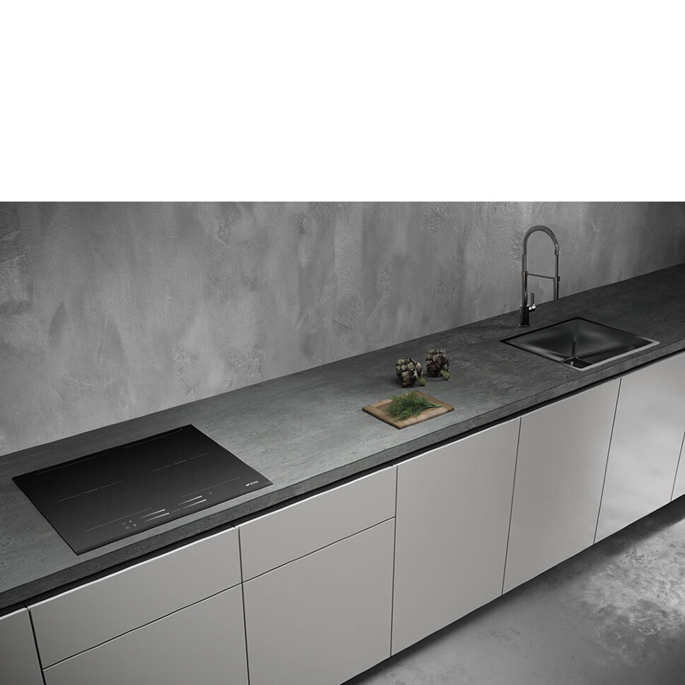 Индукционная варочная панель Smeg SI2M7643B