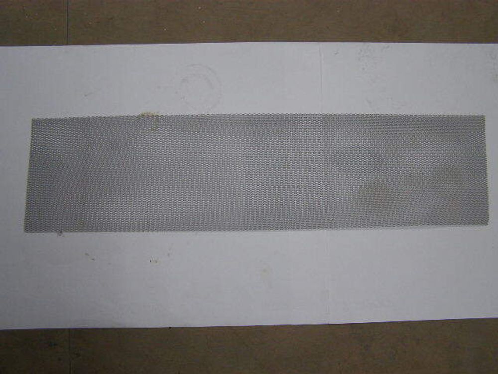 Сетка алюмин. декоративная серебристая 25 см*100 см (ячейки 0,5 см*0,5 см) (TLT)
