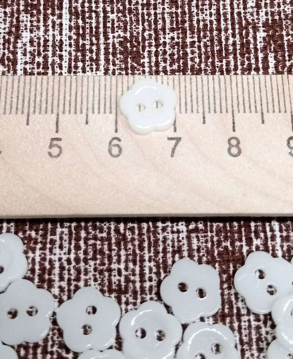 Пуговица 'Цветочек' 16L (10мм) 2 прокола, пластик, 1 шт