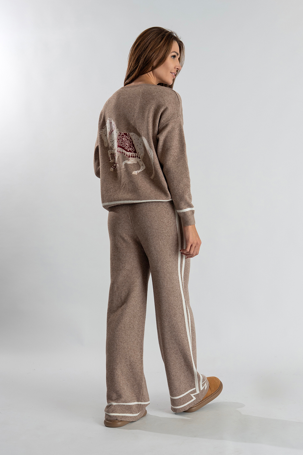 Костюм с принтом