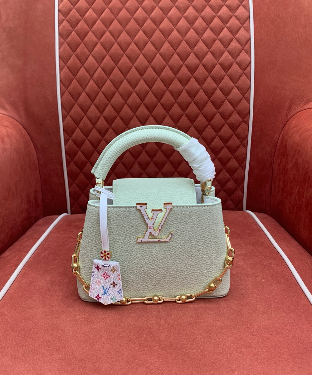 Louis Vuitton Capucines Mini