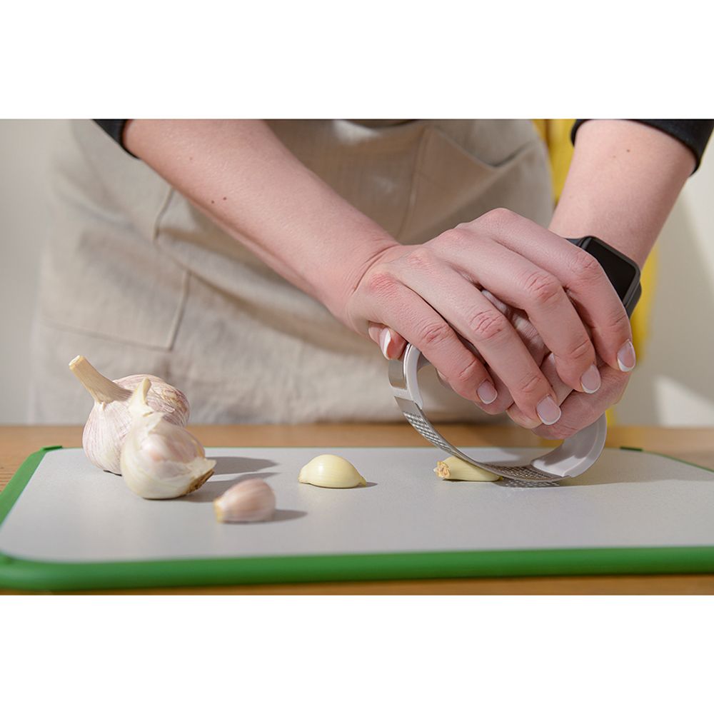 Пресс для чеснока Vegard, 10,7 см, светло-серый