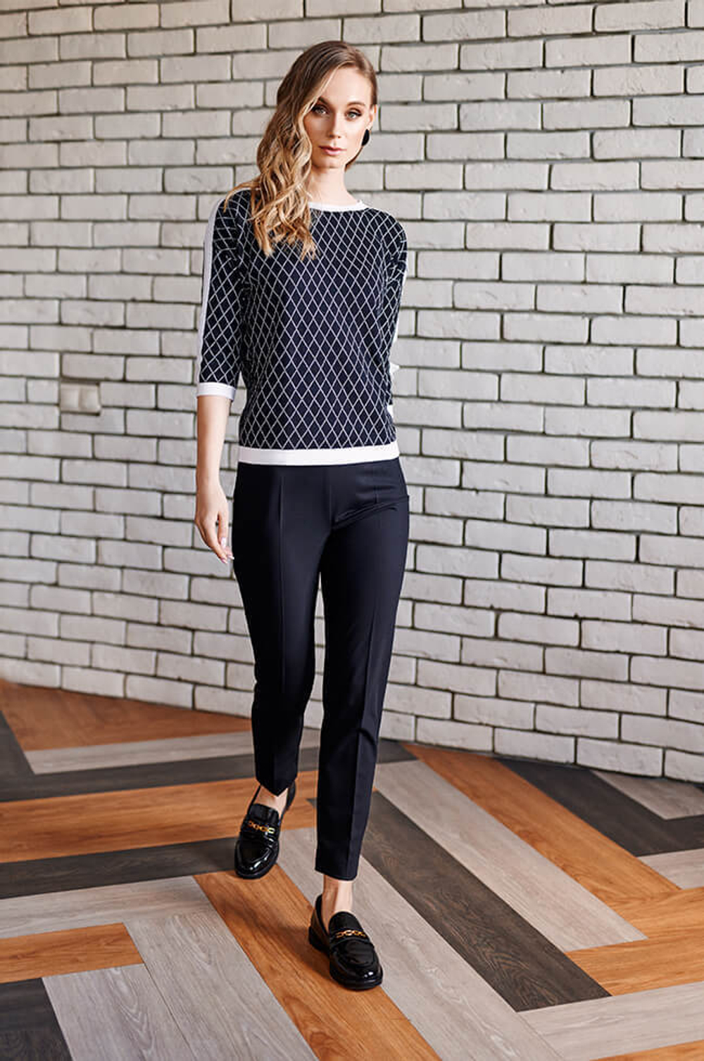 22143 Джемпер женский (черный)