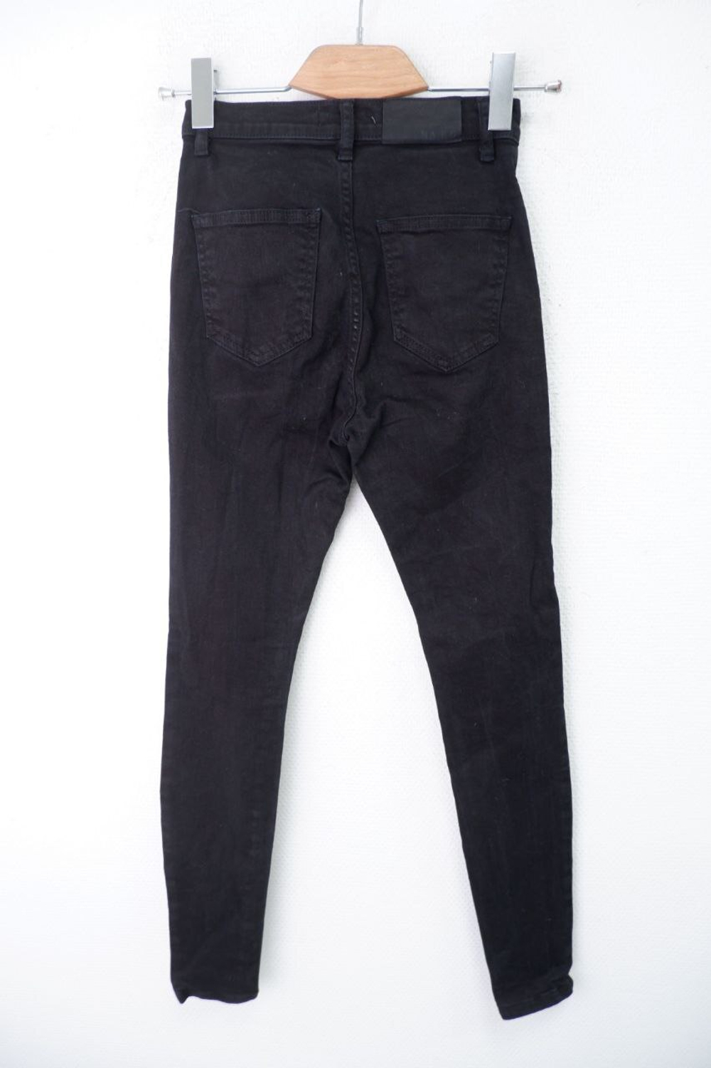 Джинсы NA-KD зауженные 36 размер