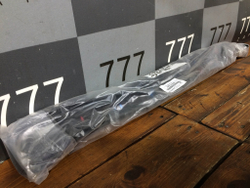 Уплотнитель двери задней левой Camry (XV70) Новый Оригинал 6787233120