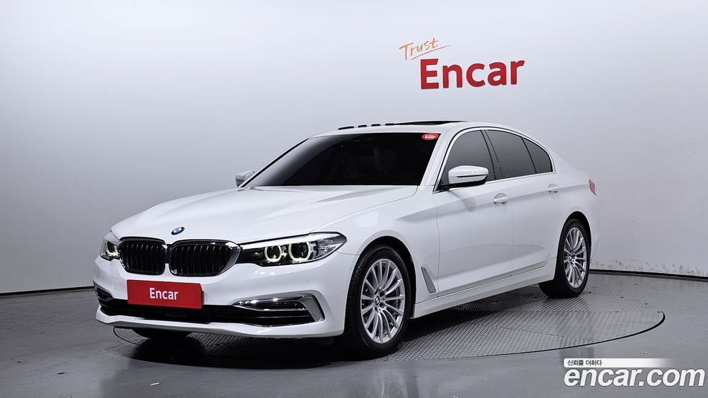 BMW 5 Series (G30) 520i Luxury (08.2019)