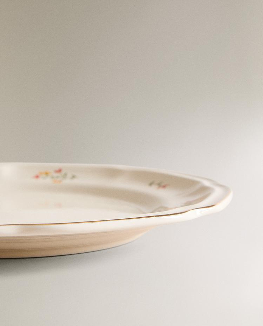 ZARA HOME ФАРФОРОВАЯ ДЕСЕРТНАЯ ТАРЕЛКА С УЗОРОМ, КРЕМОВЫЙ