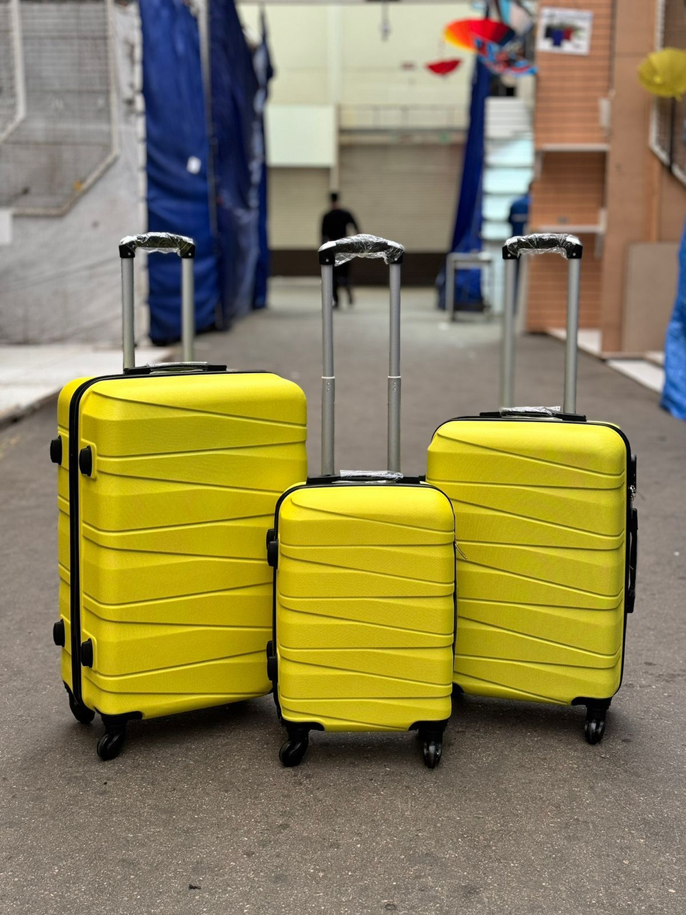 Средний чемодан Bon-Voyage Model Ten, Желтый, M+