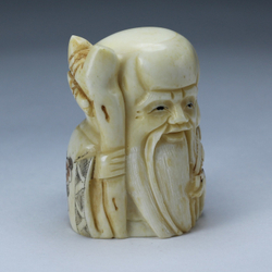 Нэцкэ Шоусин с посохом и книгой