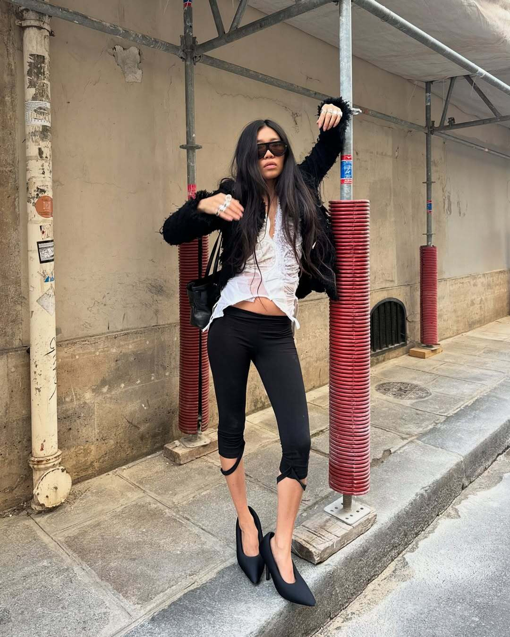 black capri
