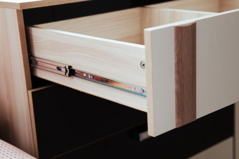 Комод для одежды с ящиками Ясень шимо светлый/Белый/Арабика 83х85,6х51,5 см