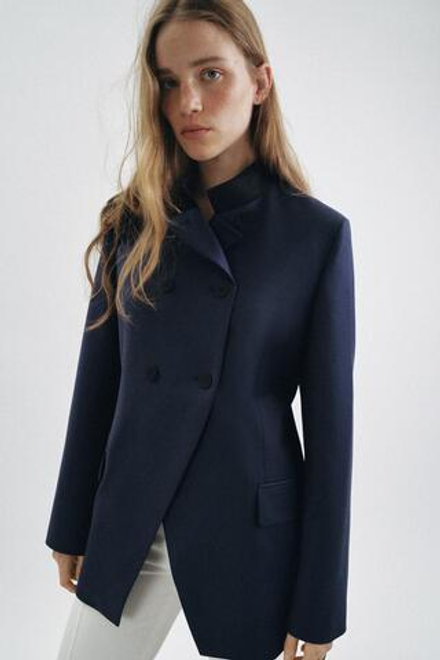 ZARA ПРИТАЛЕННЫЙ БЛЕЙЗЕР С КОНТРАСТНОЙ ОТДЕЛКОЙ — ZW COLLECTION, МОРСКОЙ СИНИЙ