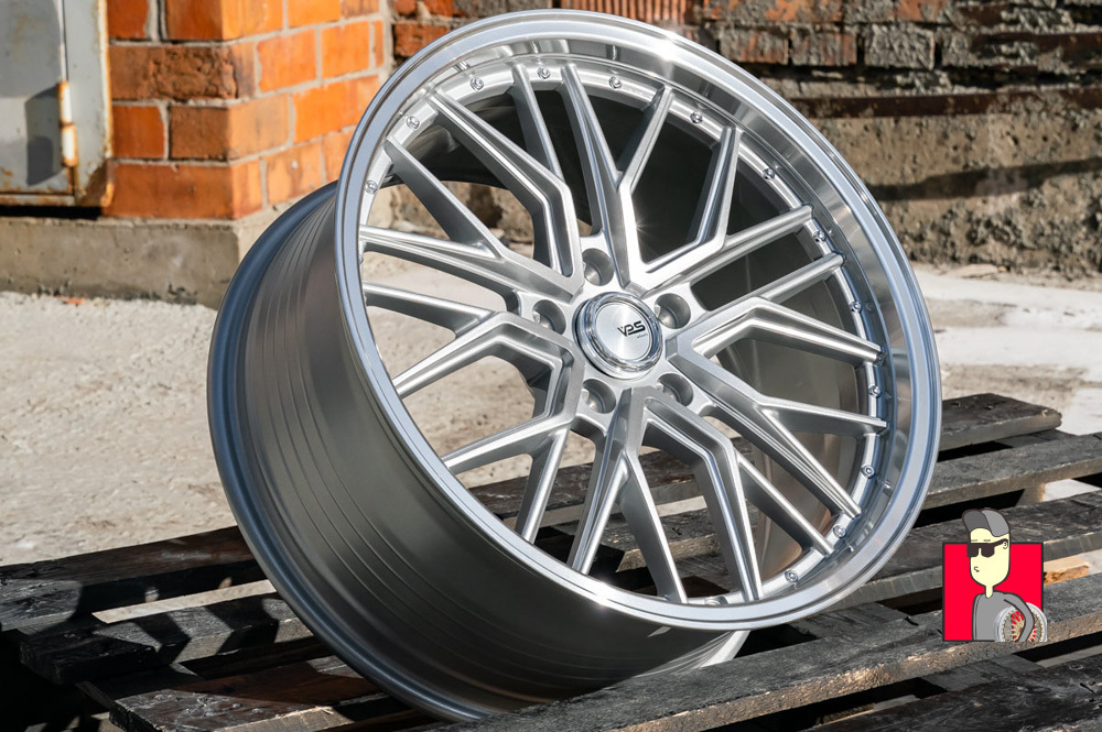 Комплект дисков Vossen 3323 FlowForm 18x8.5 et35 5x114.3