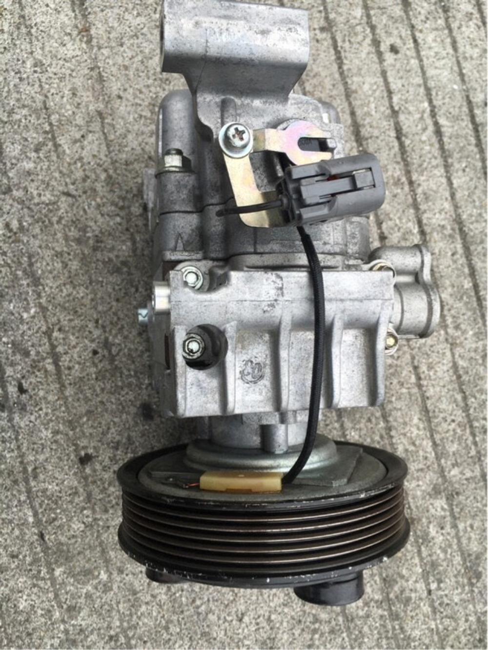 Компрессор кондиционера Mazda 6/Atenza/B70