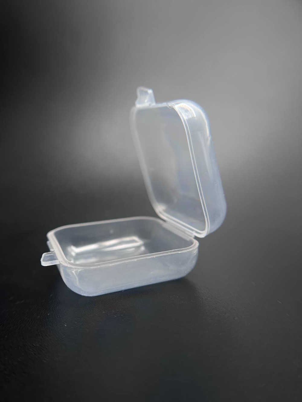 Пластиковая коробка